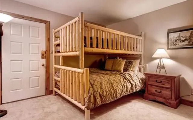 Ski Hill by Pinnacle Lodging