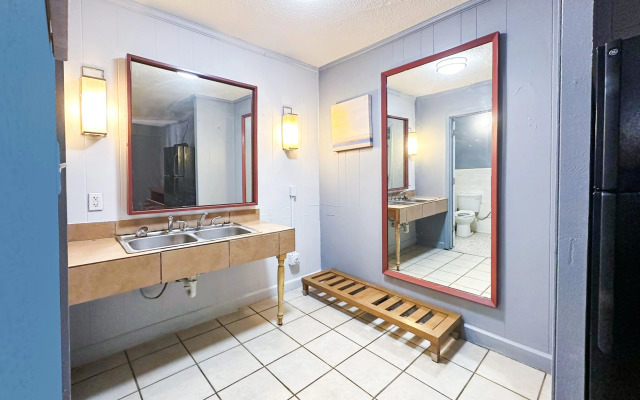 Sunrise Inn By OYO Albany