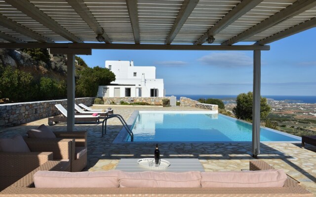 Panoramic Three Villa Complex With Helipad By Villarentalsgr