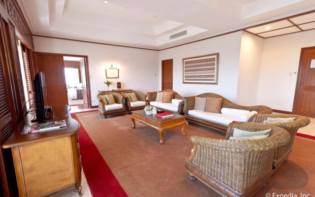 Waterfront Airport Hotel & Casino