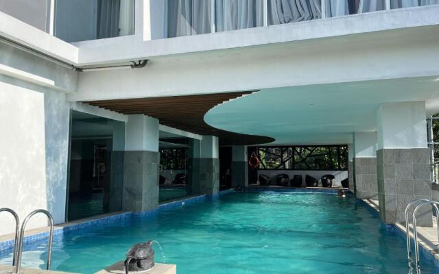 Rogers Hotel Manado
