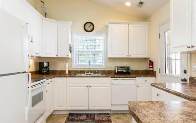 Island Delight by Oak Island Accommodations