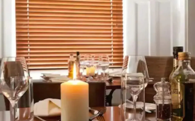 The Thomas Paine Hotel