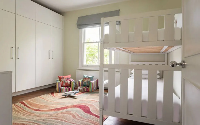 Bassett Road XII by Onefinestay