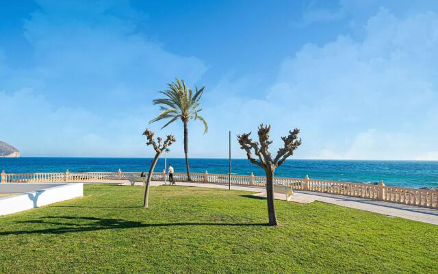 Inviting holiday home in Moraira near the sea