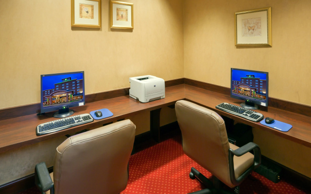 Holiday Inn Chantilly-Dulles Expo Center by IHG