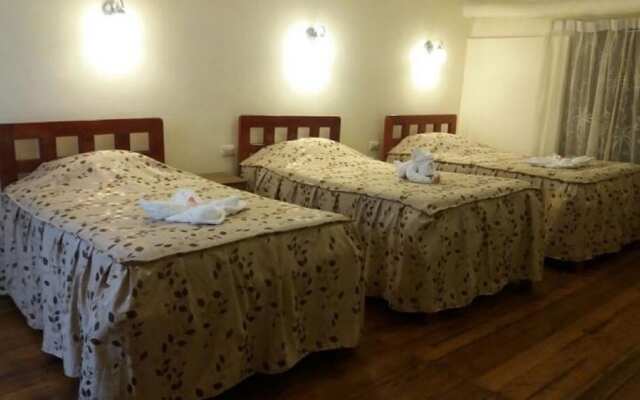 Hostal Carmeli A&C