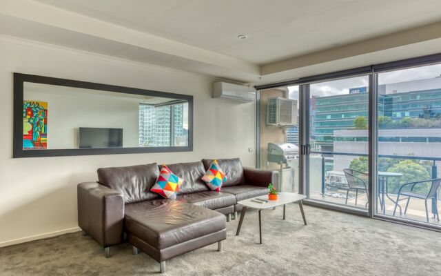 South Melbourne 2 Bed Parking
