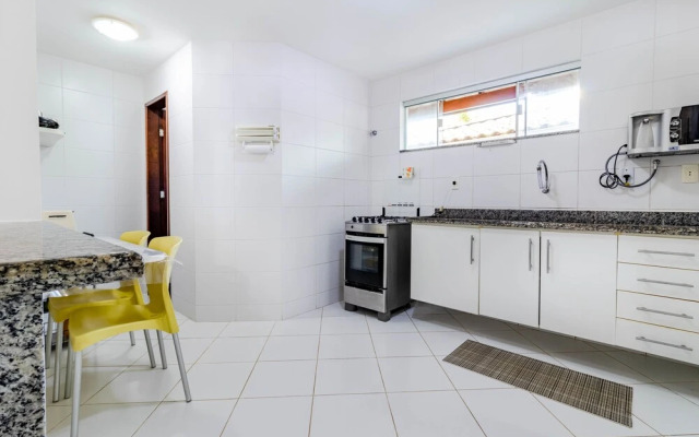 GB16 Casa 6 Suítes a 50m da Praia