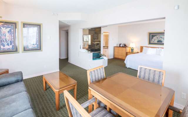 Ramada by Wyndham Thunder Bay Airlane Hotel