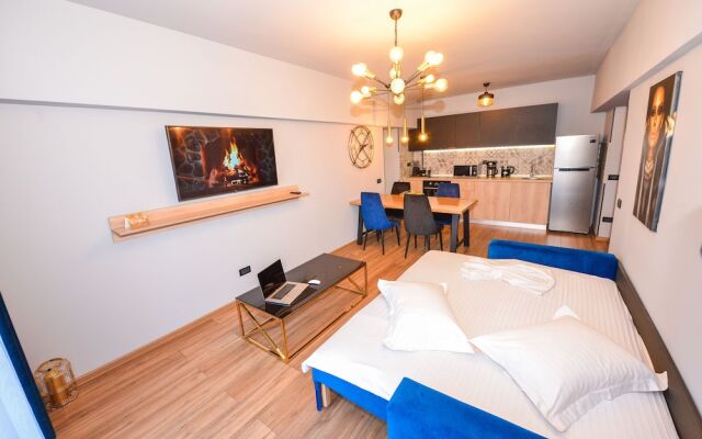 Eva Apartment - Romana Square