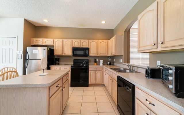 87631 Games Room+2-masters+hottub+water View!