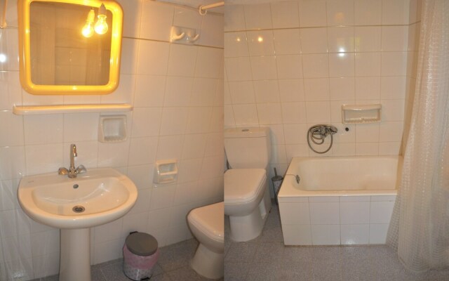 Holiday Studio Apartments Yannis on Agios Gordios Beach in Corfu