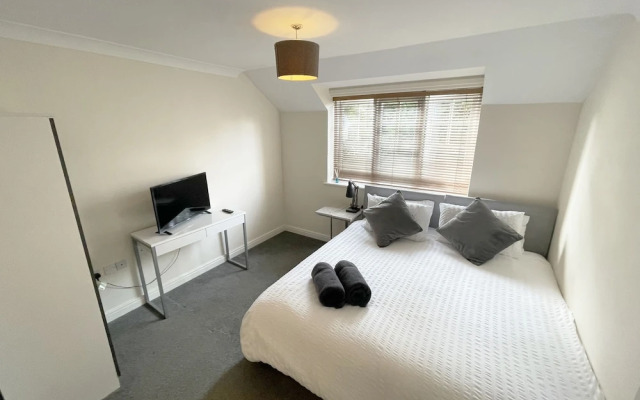 Continental Apartments 2-bed Apartment Farnborough