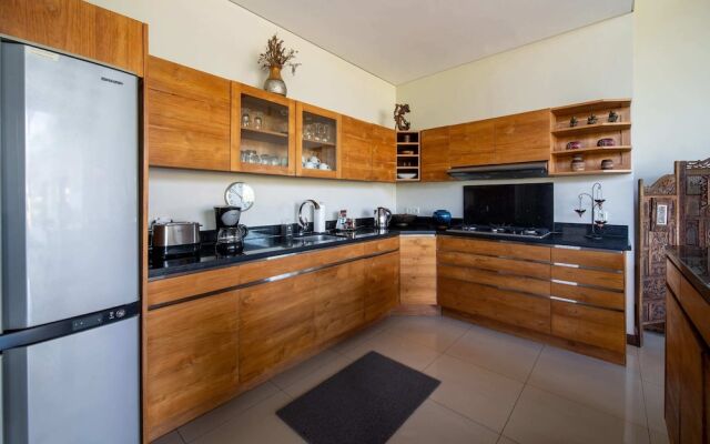 Peaceful Private Villa, 3 BR, Canggu With Staff