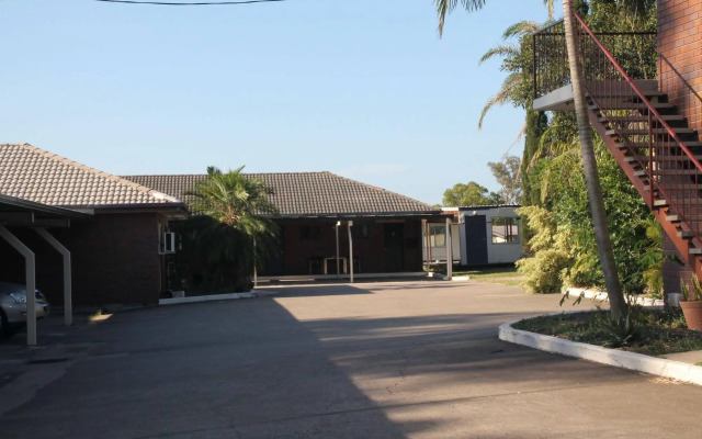 Centenary Motor Inn