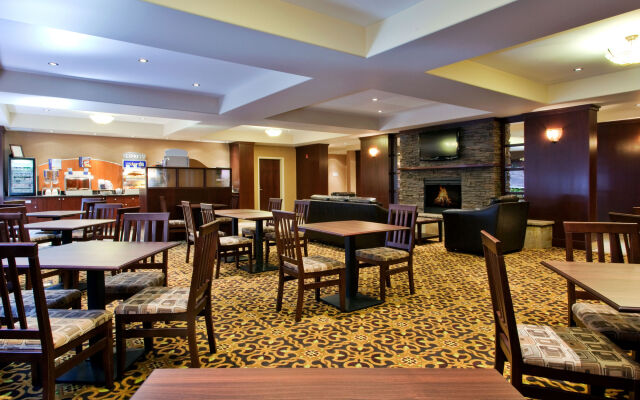 Holiday Inn Express Hotel & Suites WHITECOURT by IHG