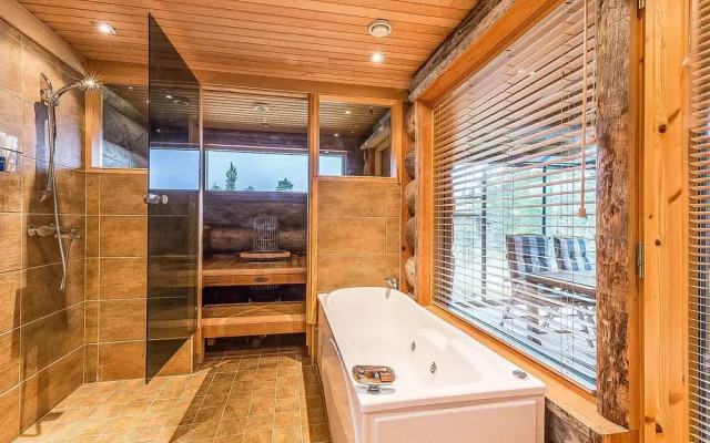 Jussis Chalet b Juuma