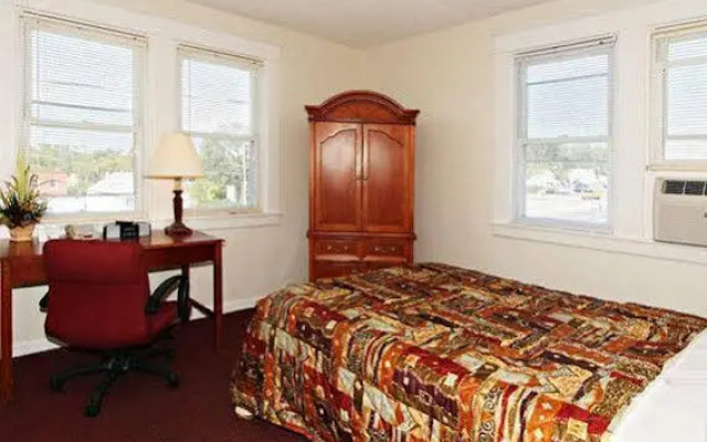 Rodeway Inn & Suites