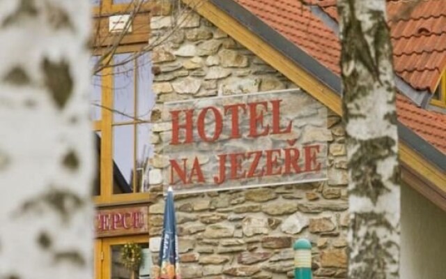 EA Hotel Na Jezeře