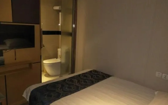 Yayue Hotel (Nanjing East Road Pedestrian Street)