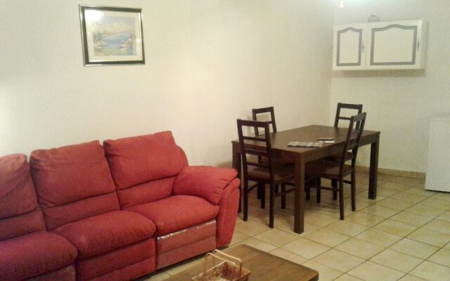 House With 2 Bedrooms in Mèze, With Wonderful City View and Balcony -