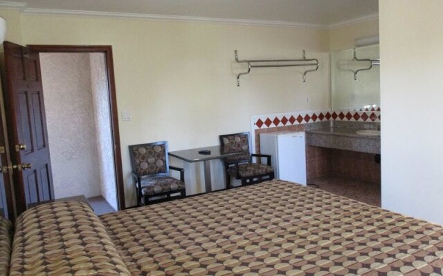 Golden West Manor Motel