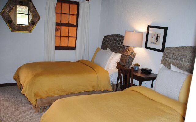 Old Taos Guesthouse Inn