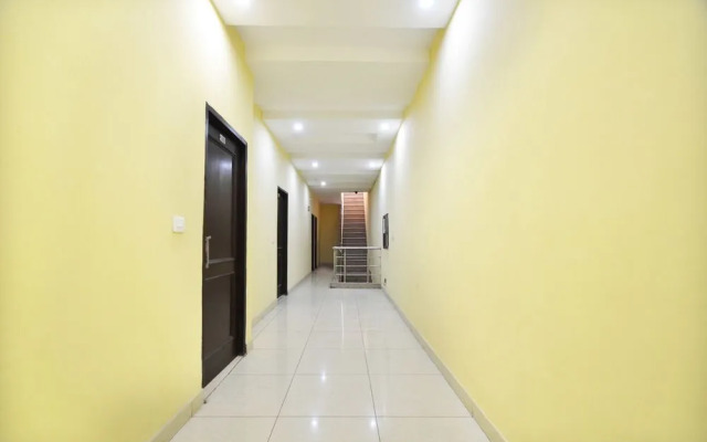 OYO 3004 Hotel Star City