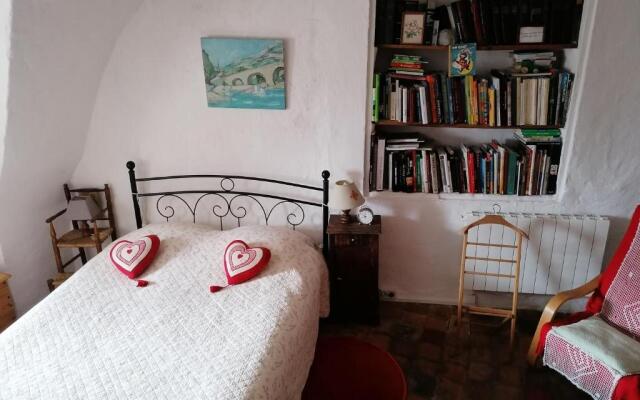 Chambre et pièce à vivre indépendantes