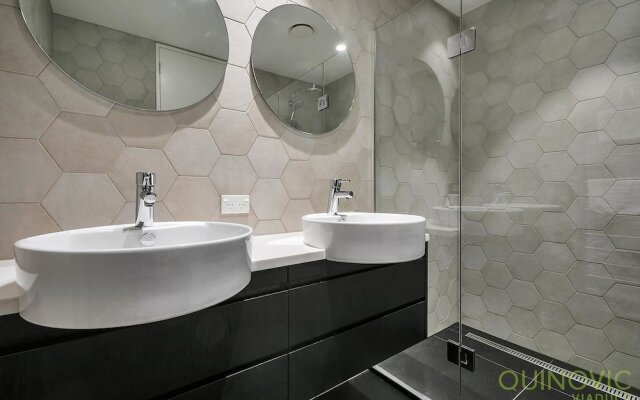 QV Luxury Victoria Park Apartment - 813