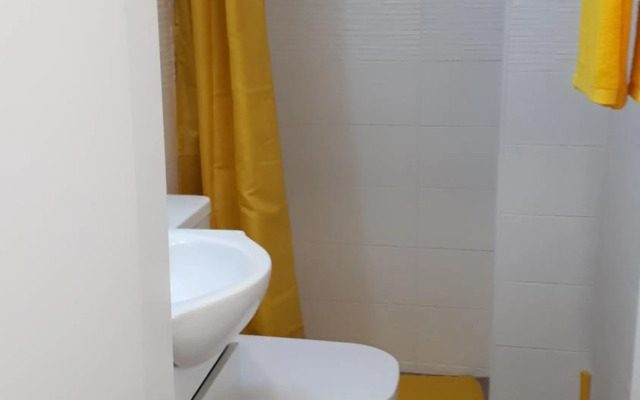 TMB (Train / Metro& Bus ) Oporto Station House