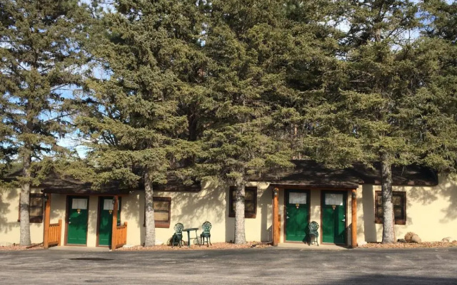 Rockerville Lodge & Cabins