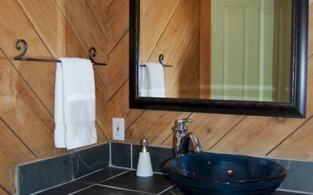 Fernie Tightlines Lodge