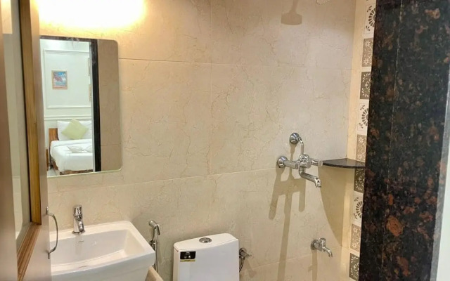 Monarch suites