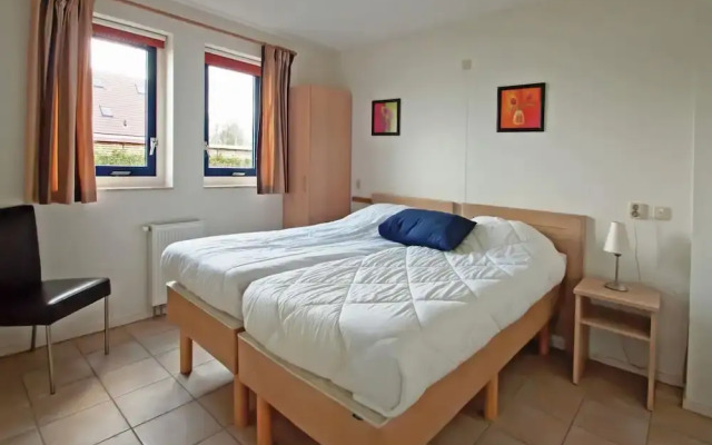 Chalet in Bergumermeer by the Canal