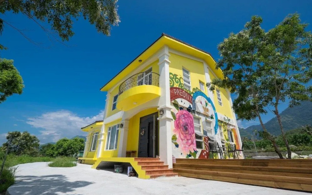 Straybirds BnB