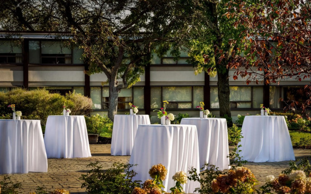 Sheraton Montreal Airport Hotel