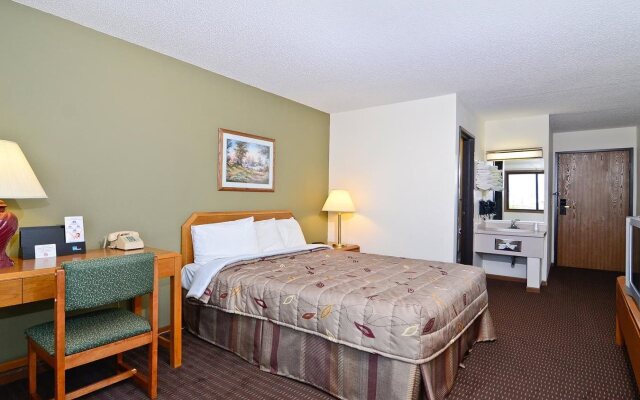 Super 8 by Wyndham Hayward WI