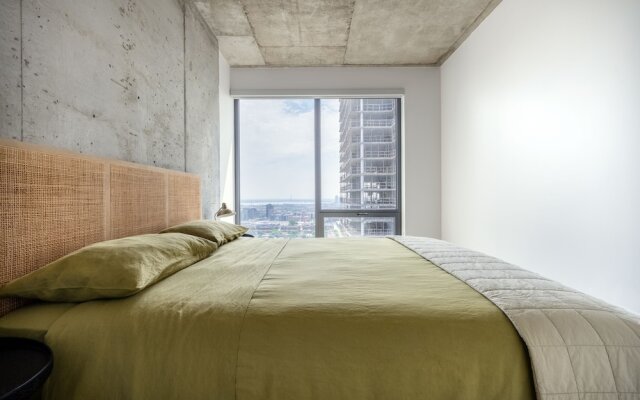 Elegant Studios and Apartments Montreal