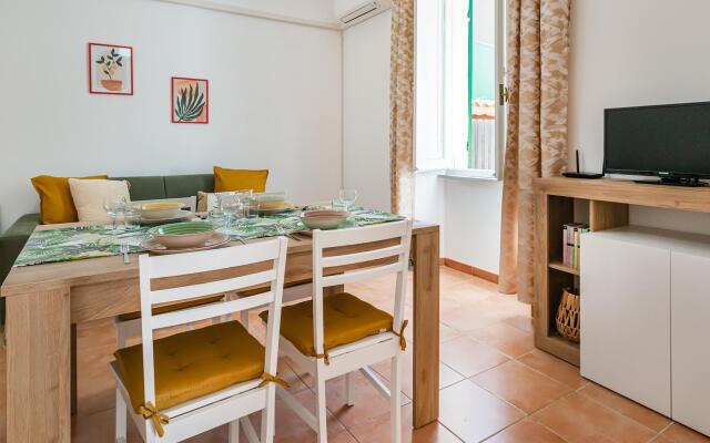 Juriol in Alghero With 1 Bedrooms and 1 Bathrooms