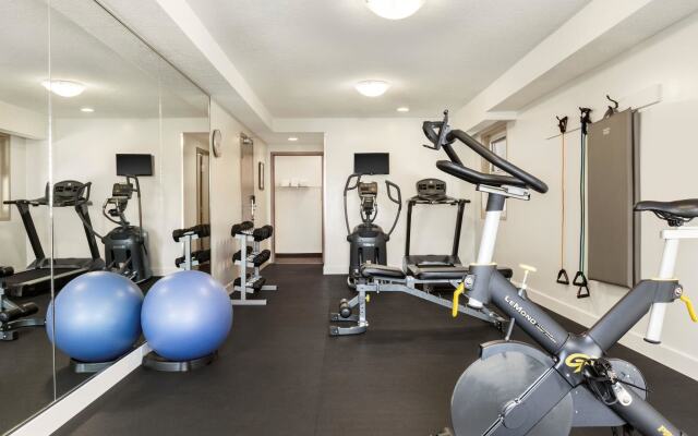 Days Inn by Wyndham Victoria Airport Sidney