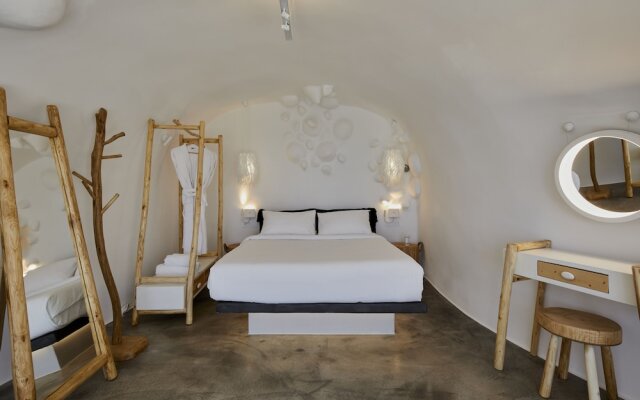 Theano Cave Suites & Villas