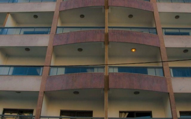 White House Apartments