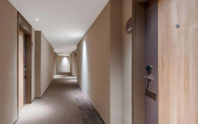 Motel168 YantaiHaiHang dian Erma Road Inn