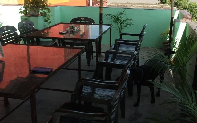 Hotel Shanti Inn