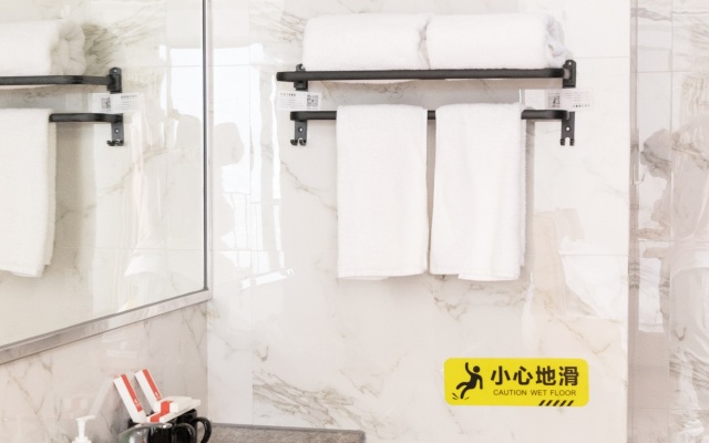 Buyiyang Apartment Hotel