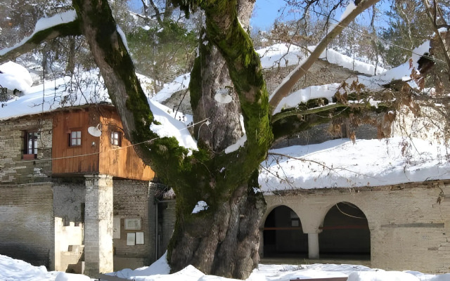 Nikolas Guesthouse