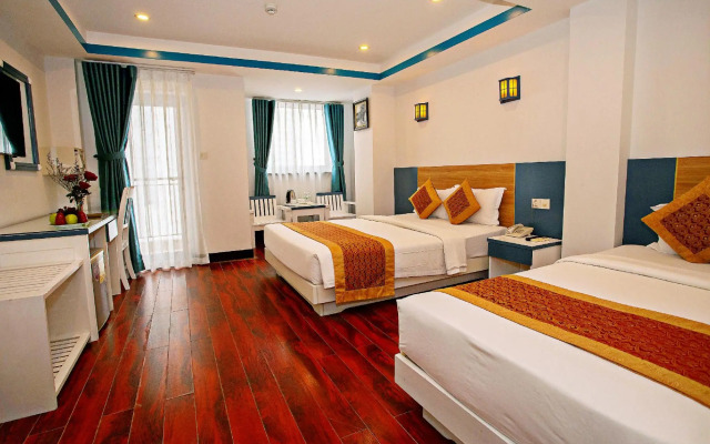 Golden Rain 2 Hotel