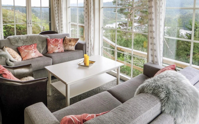 Nice Home in Norheimsund With 5 Bedrooms and Wifi